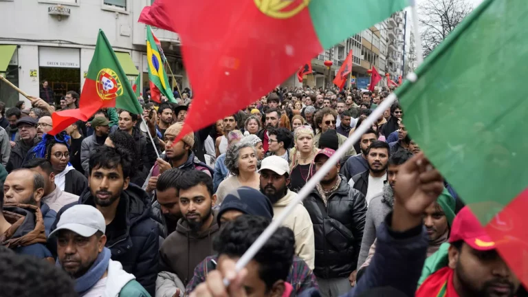 Portugal começa a notificar quase 34 mil imigrantes para deixar o país, incluindo mais de 5 mil brasileiros