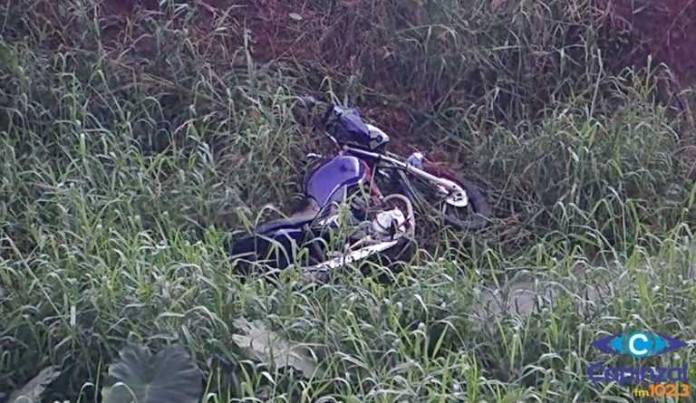 Menino de 12 anos salva motociclista de afogamento após queda em riacho no interior de Campos Novos