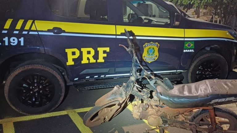 PRF flagra irmãos embriagados guiando moto sem farol na BR-282 