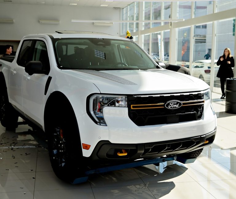 AutoPlus Ford apresenta nova Linha Maverick com a Nova Tremor, em Joaçaba