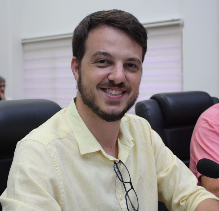 Leandro Sarto volta a cobrar colocação de mais contêineres no Bairro Anzolin, em Joaçaba