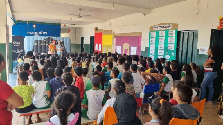 Espetáculo infantil “Reciclagem Divertida” leva arte e consciência ambiental para escolas públicas de Joaçaba e Herval d’Oeste