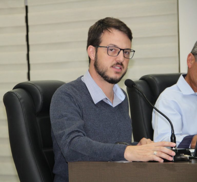 Projeto de Lei propõe divulgação dos currículos de Agentes Públicos em sites oficiais