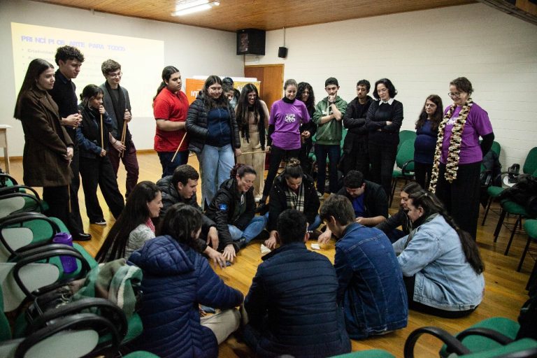Programa que compartilha experiências em acessibilidade cultural passa por municípios do Oeste e Meio Oeste
