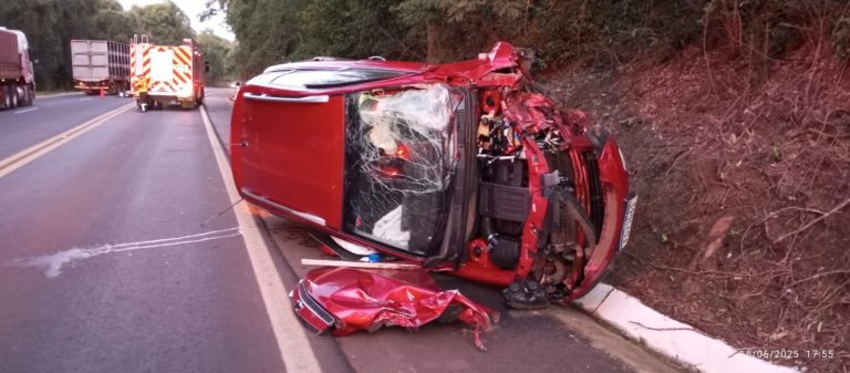 Motociclista morre e quatro pessoas ficam feridas em grave acidente na BR-282