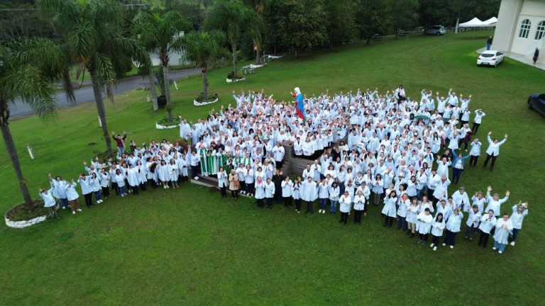 Diocese de Joaçaba promove Jubileu dos Ministros com representações das 27 Paróquias