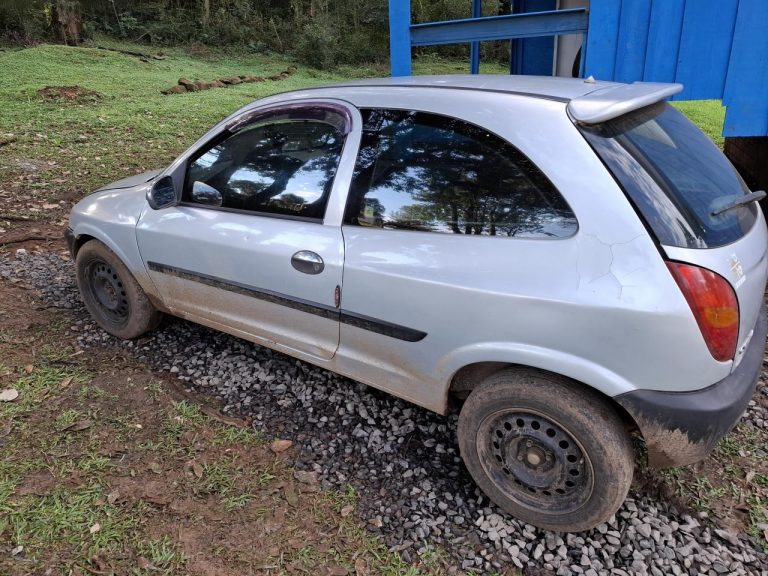 Carro furtado é recuperado pela PM em Erval Velho