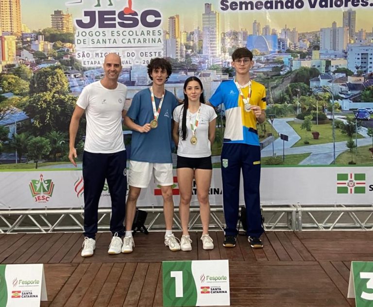 Atletas de Joaçaba se classificam para o Nacional Escolar de Badminton