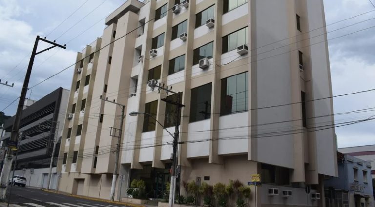 Homem é denunciado por estupro de vulnerável e tia da vítima por omissão e facilitação do crime