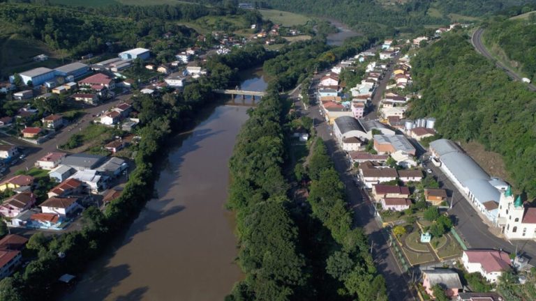 Prefeitura de Pinheiro Preto emite nota sobre exonerações a pedido do MPSC