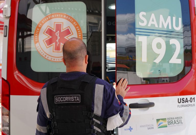 Trabalhador sofre ferimentos graves após ter braço preso em moedor de carne em Campos Novos