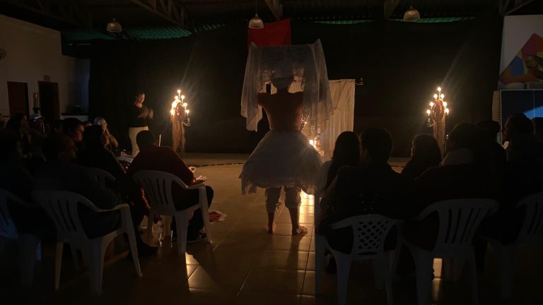 Companhia teatral de Joaçaba realiza turnê pelo litoral catarinense