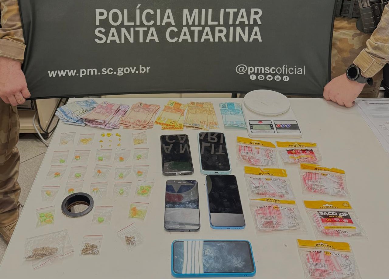 Polícia Militar realiza operação contra o tráfico de drogas em Herval d’Oeste