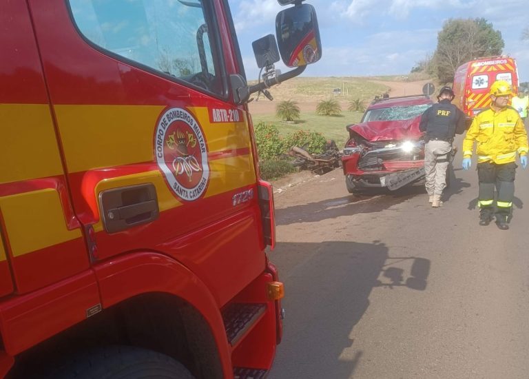 Motociclista morre após colisão com carro na BR-282 no Oeste