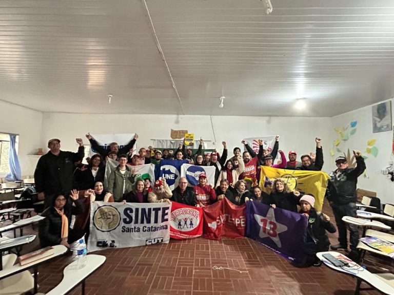 Movimentos sociais iniciam a coleta de votos do Plebiscito Popular
