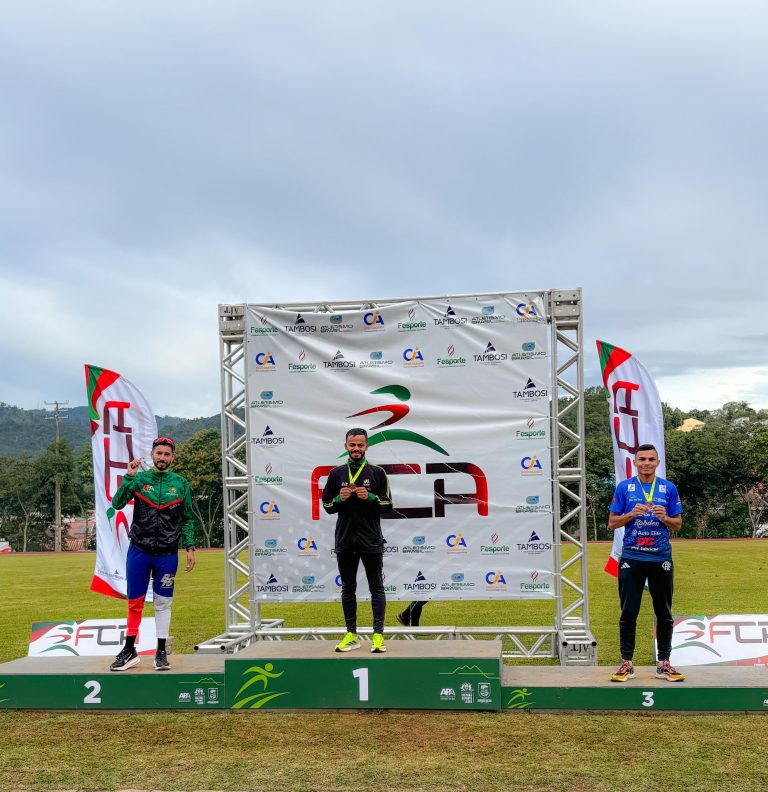 Atleta de Joaçaba conquista duas medalhas inéditas em competição estadual de atletismo