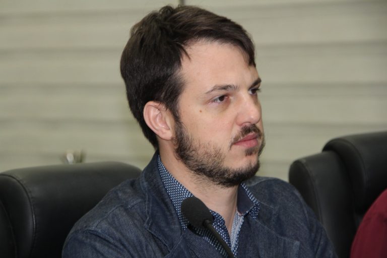 Projeto que propõe divulgação dos currículos dos Agentes Políticos é aprovado por unanimidade