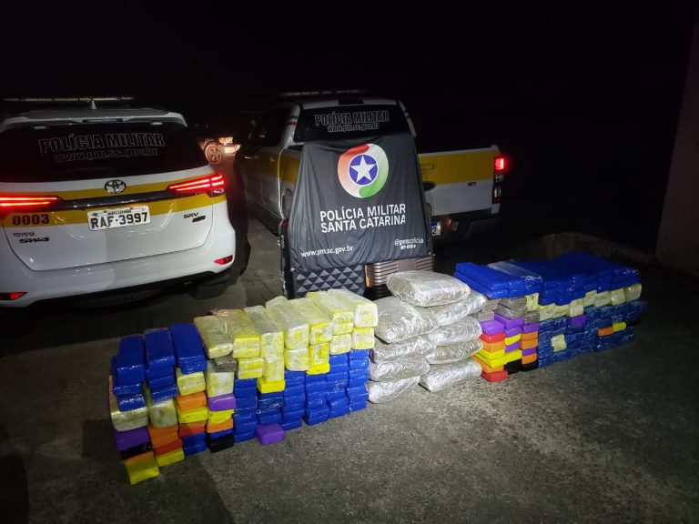 Polícia apreende 170 kg de maconha em carro na BR-101 em Garuva