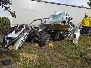 Tragédia: Acidente entre caminhão e carro deixa três mortos na BR-282