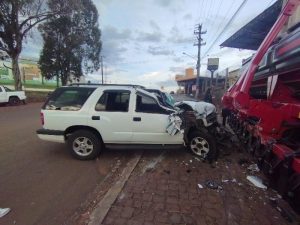 Motorista embriagado quase colide com viatura e provoca acidente em Campos Novos