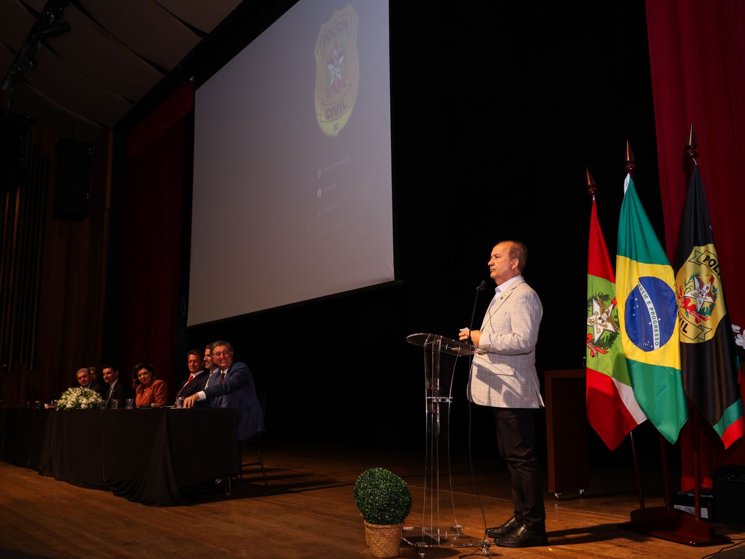 Governador autoriza novo concurso público para agentes da Polícia Civil de Santa Catarina