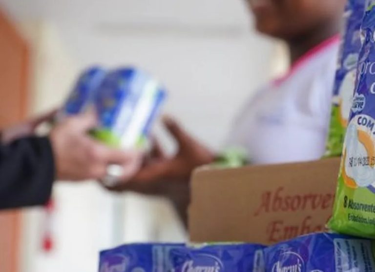 SC lidera acesso a absorventes e reduz faltas nas escolas