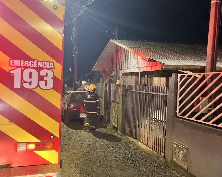 Bombeiros controlam vazamento de gás em residência de Santa Cecília