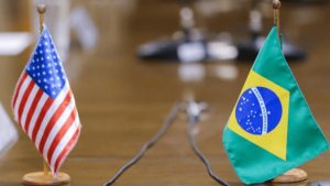 Tarifaço: Especialista alerta que Brasil pode perder 3,2 milhões de empregos e ter dez mil empresas afetadas