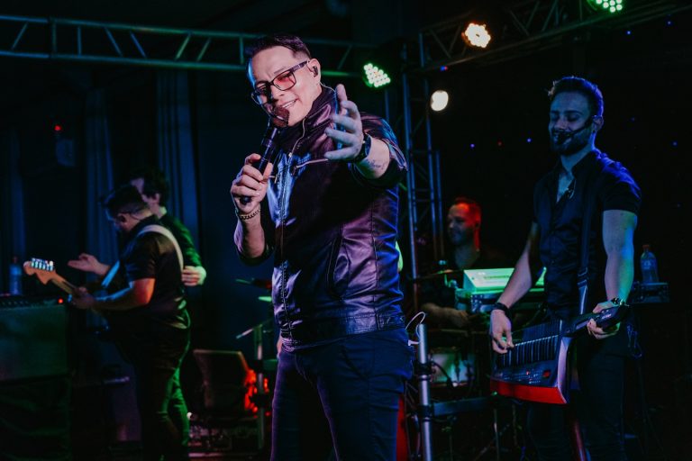 De volta aos palcos, Paulinho Dill comemora: “Eu ganhei do papai do céu a minha vida de volta”