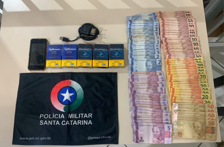PM prende dupla minutos após assalto a posto de combustíveis em Videira