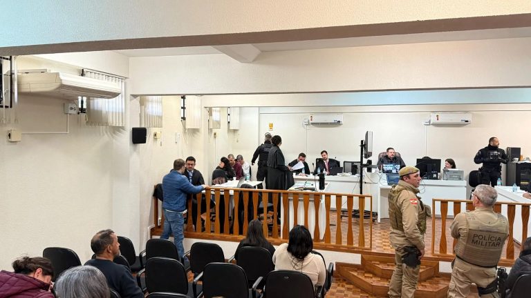 Júri do caso Vanessa Martins começa com tensão e versões contraditórias