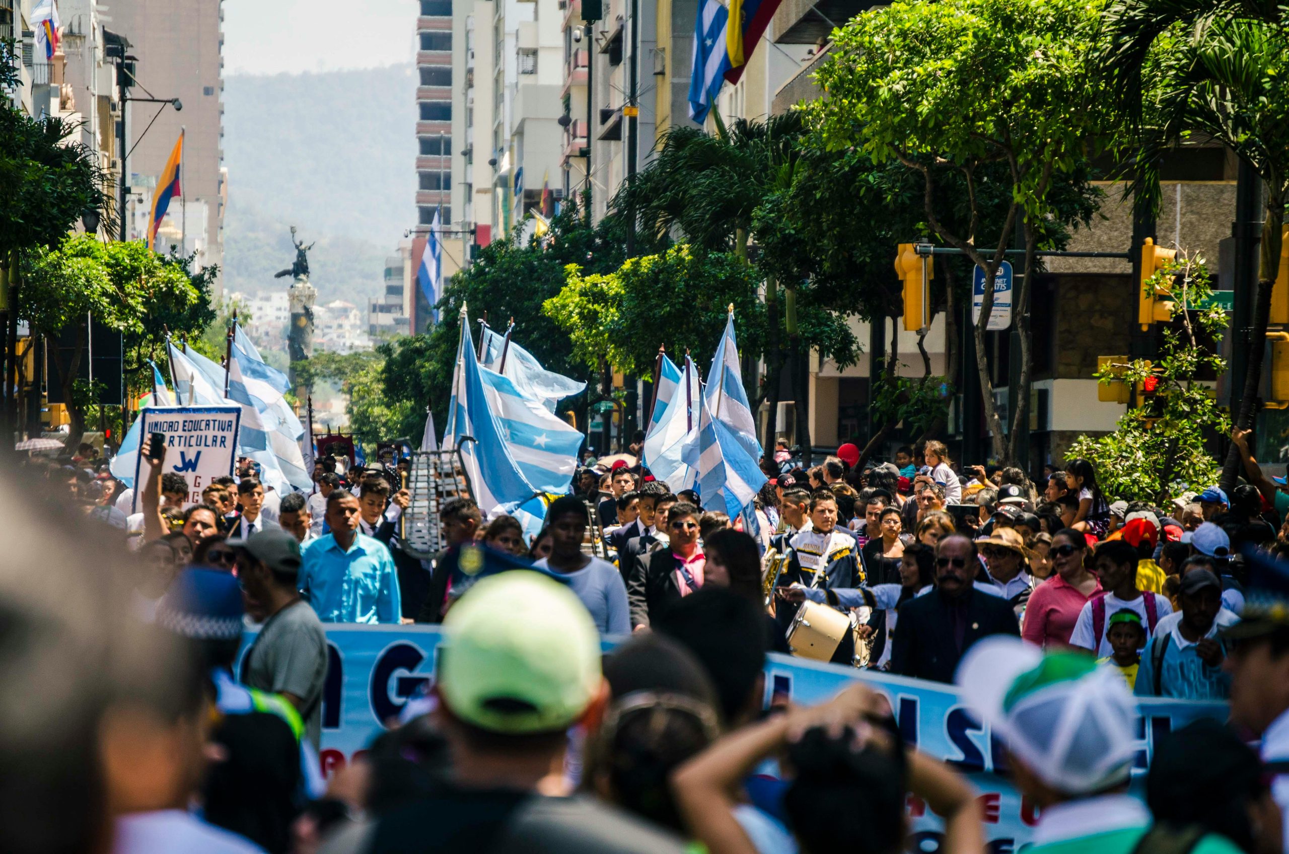 Número de autocracias supera o de democracias no mundo, revela estudo internacional