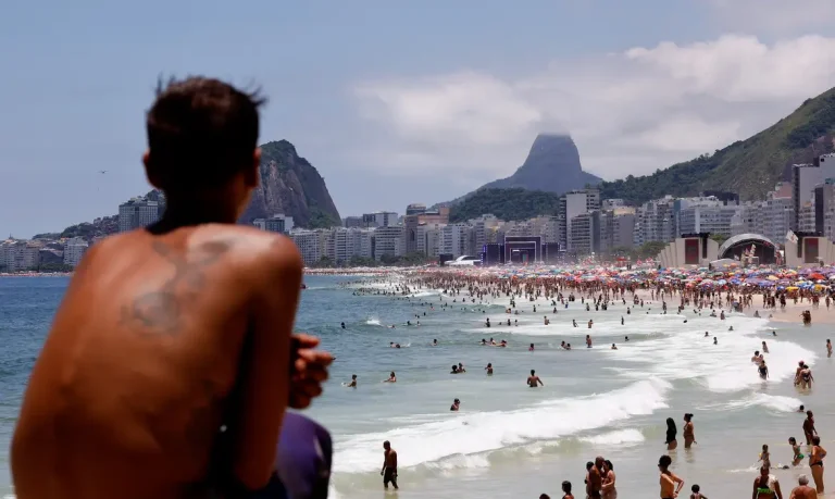 Brasil bate recorde de turistas estrangeiros no primeiro semestre de 2025
