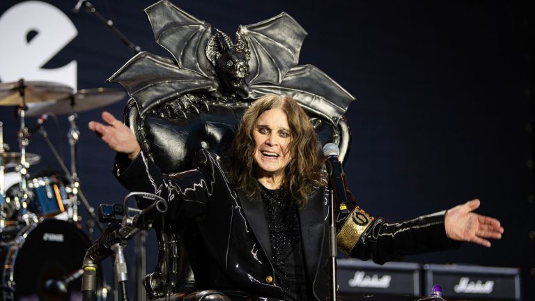 Morre Ozzy Osbourne, ícone do heavy metal e vocalista do Black Sabbath, aos 76 anos