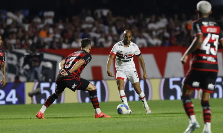 Brasileirão retorna neste sábado com clássico entre Flamengo e São Paulo no Maracanã