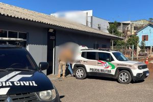 Homem que tentava furtar R$ 1 milhão em joias é preso no forro de shopping em Chapecó