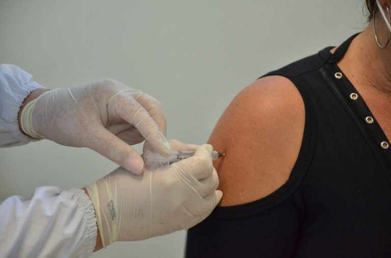 SC tem Dia D de vacinação contra a gripe neste sábado