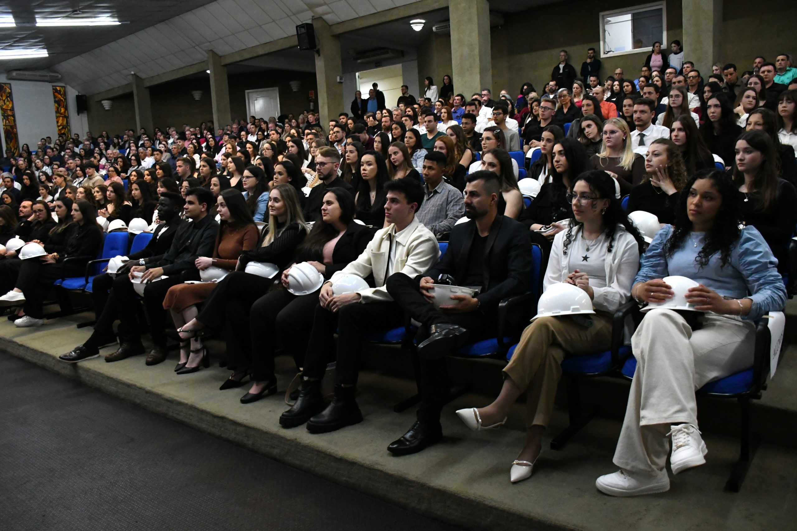 Cursos de Arquitetura e Urbanismo e Engenharia Civil da Unoesc Joaçaba realizam a 1ª Cerimônia do Capacete (fotos)