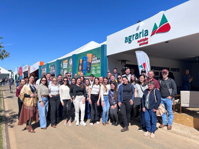 Agroleite 2025: Missão técnica do Sebrae/SC leva produtores do Meio-Oeste à maior vitrine da pecuária leiteira do Brasil