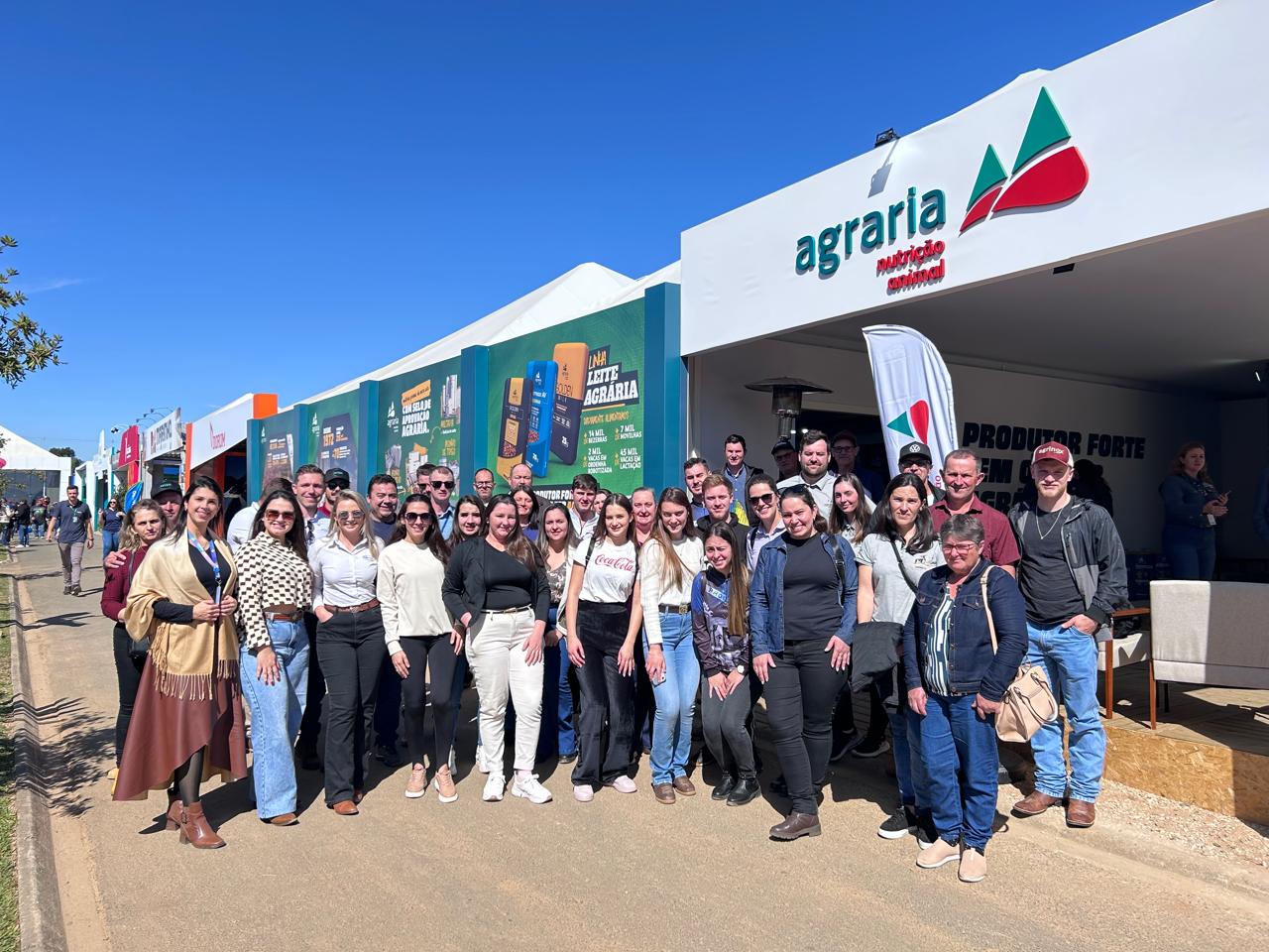 Agroleite 2025: Missão técnica do Sebrae/SC leva produtores do Meio-Oeste à maior vitrine da pecuária leiteira do Brasil