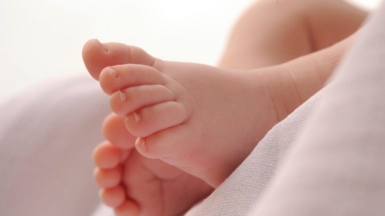 Bebê de um mês morre durante transferência de Chapecó para Concórdia
