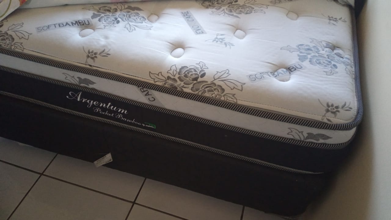 Cama de casal Mannes