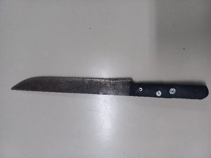 Homem é preso após ameaçar companheira com facão em Herval d’Oeste