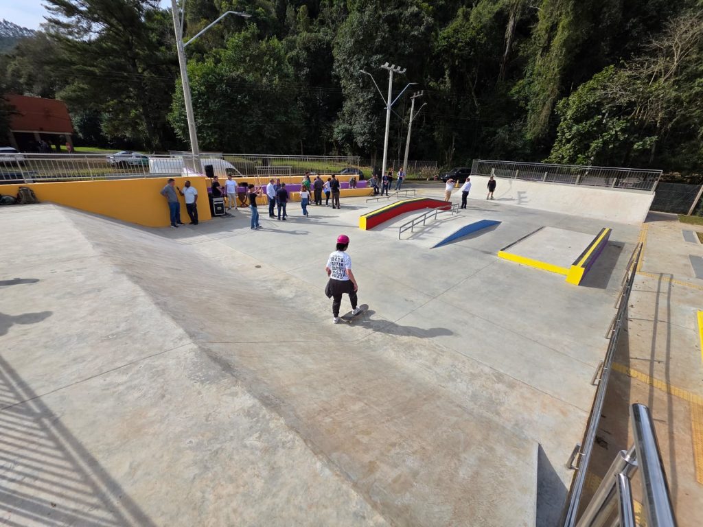 Joaçaba inaugura Pista de Skate e área de convivência no Bairro Vila Pedrini (fotos)