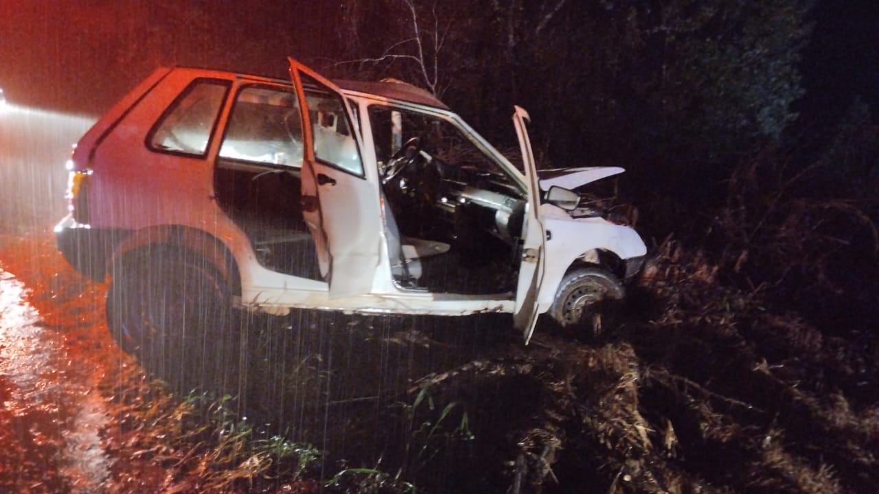 Colisão frontal na BR-470 em Brunópolis deixa um morto e uma mulher ferida