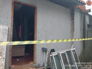 Morador tem mal súbito durante incêndio em residência em Videira