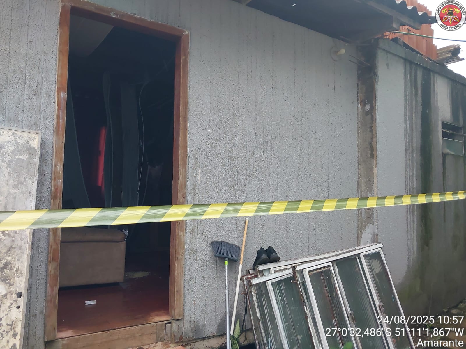 Morador tem mal súbito durante incêndio em residência em Videira