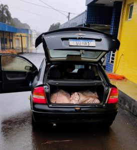 PRF apreende quase 100 kg de maconha em Joaçaba