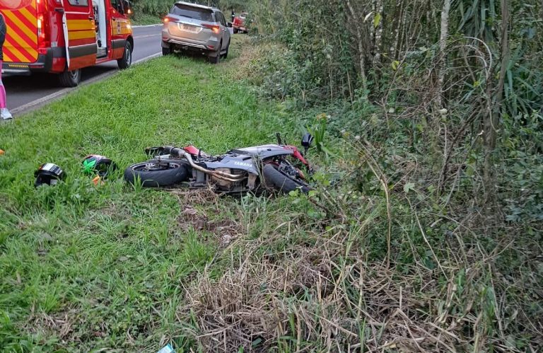 Motociclista fica ferido após sofrer queda em Ipira