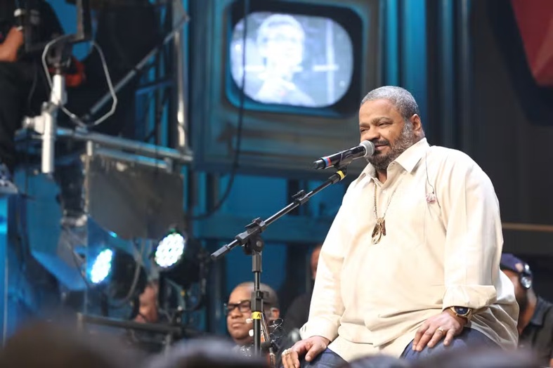 Morre o cantor e compositor Arlindo Cruz, ícone do samba
